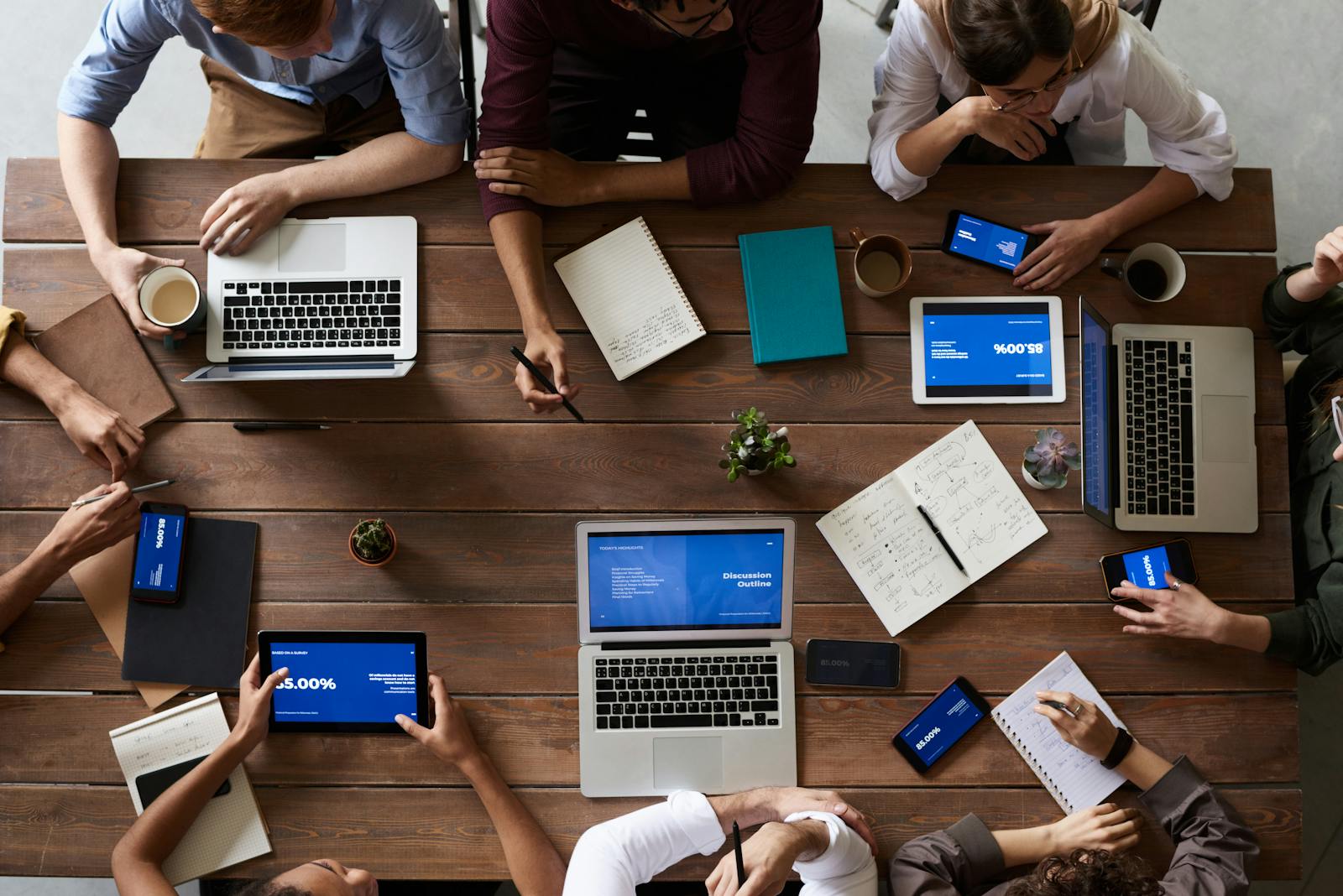 Social media reporting dashboard for measuring engagement rate